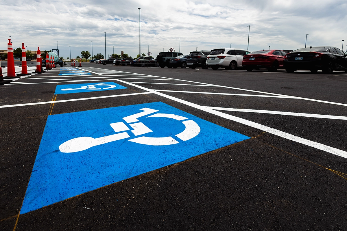ada parking requirements